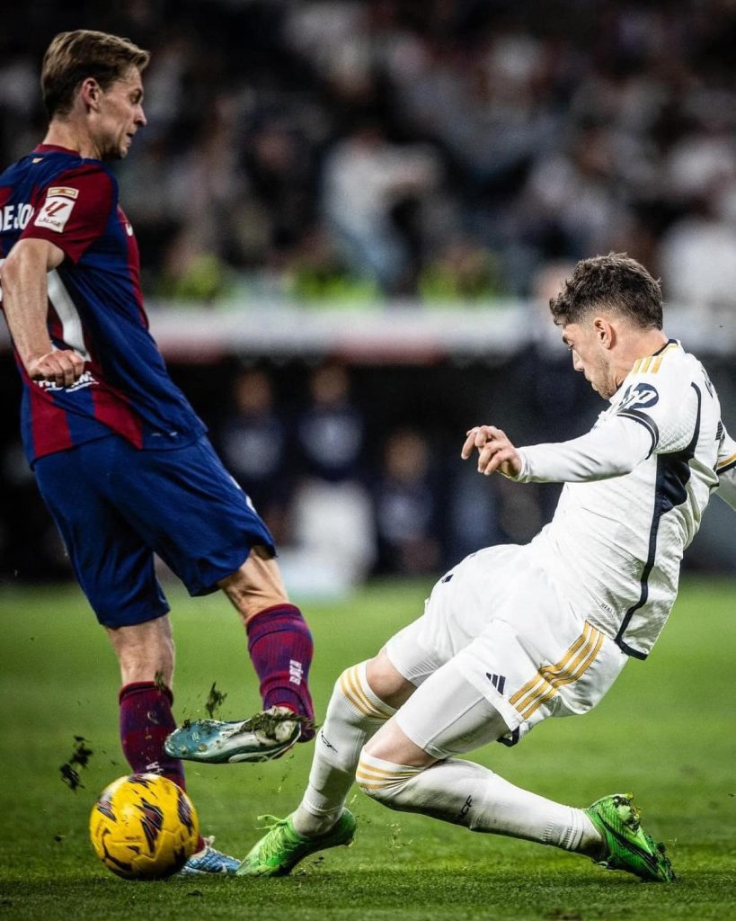 إصابة فرنكي دي يونغ تهدد مشاركته مع برشلونة وتؤكد جاهزيته لكأس أوروبا 2024
