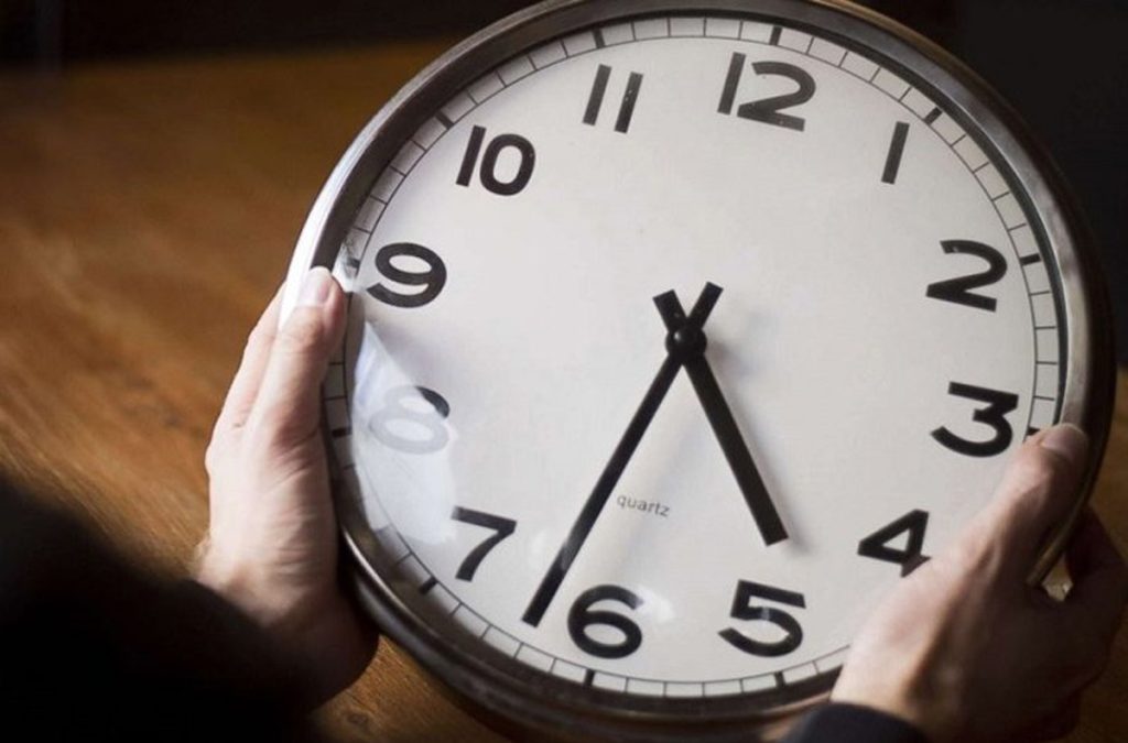 عودة توقيت المملكة إلى (GMT+1) يوم الأحد 14 أبريل 2024