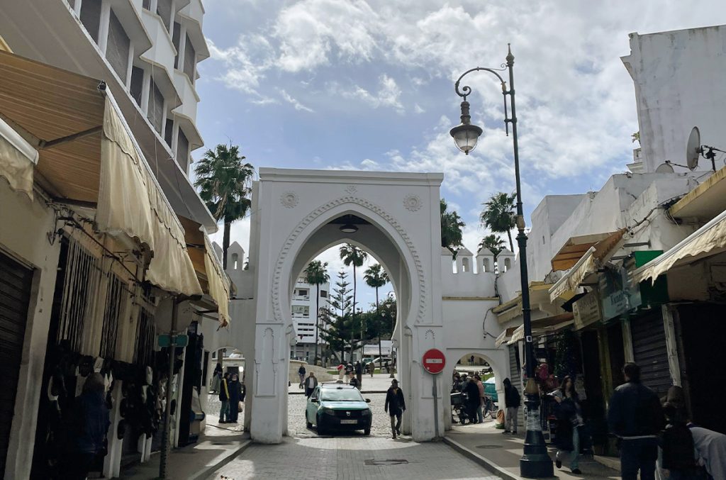طنجة تستعد لمواجهة الأمطار الغزيرة وسط تدابير احترازية مشددة