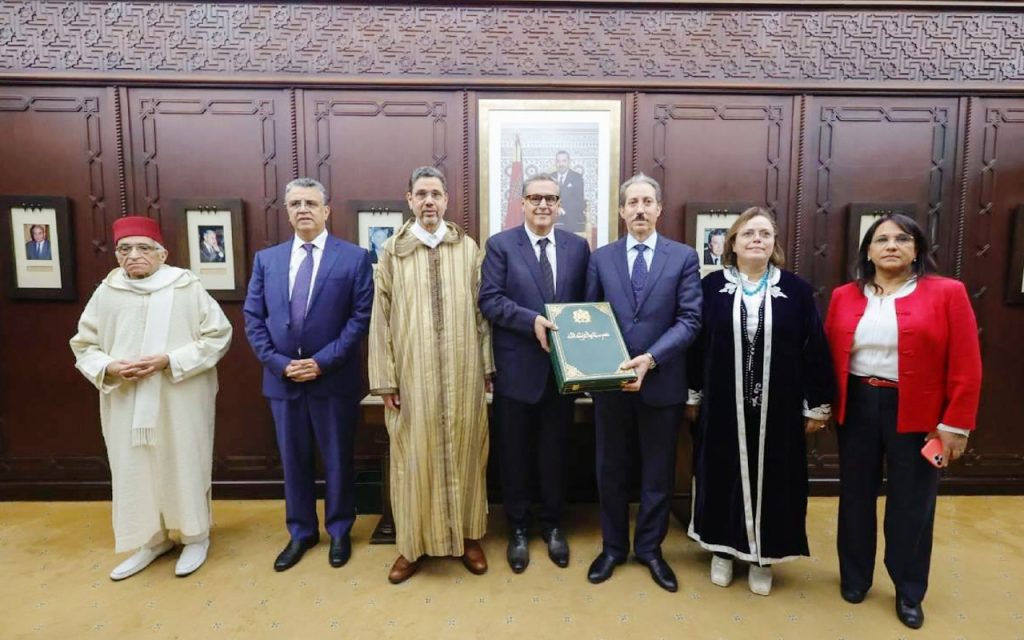 El jefe del Gobierno Marroquí recibe las propuestas de la Instancia encargada de la revisión del Código de la Familia con vistas a someterlas a la alta apreciación de Su Majestad el Rey revision del Codigo de la Familia