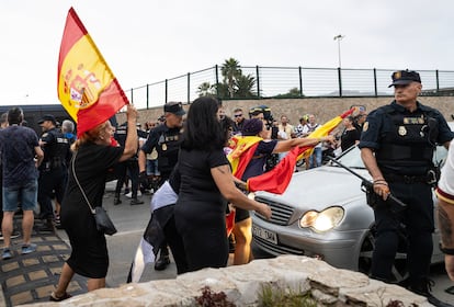 Tensión en el puerto de Ceuta: atacan el coche de la diputada Julia Ferreras NACI36S5UNA4TAKBPD52J7A5FM