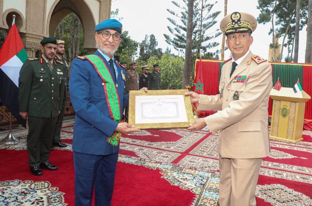 Marruecos y EAU refuerzan su cooperación militar: El inspector general de las FAR recibe al jefe del Estado Mayor emiratí El inspector general de las FAR recibe al jefe del Estado Mayor de las Fuerzas Armadas de los Emiratos Arabes Unidos
